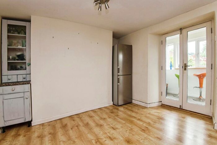 3 Bedroom Terraced House For Sale In St. Andrew Street, Tiverton, EX16