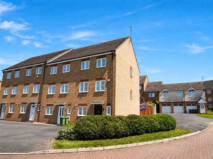 4 Bedroom Town House For Sale In Cooper Drive, Leighton Buzzard, LU7