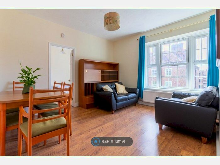 2 Bedroom Flat To Rent In Bowling Green Street, London SE11
