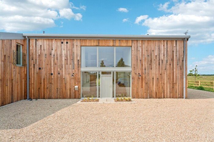 4 Bedroom Semi-Detached House For Sale In Hay Barn, Oxford Road, Burford, Oxfordshire, OX18