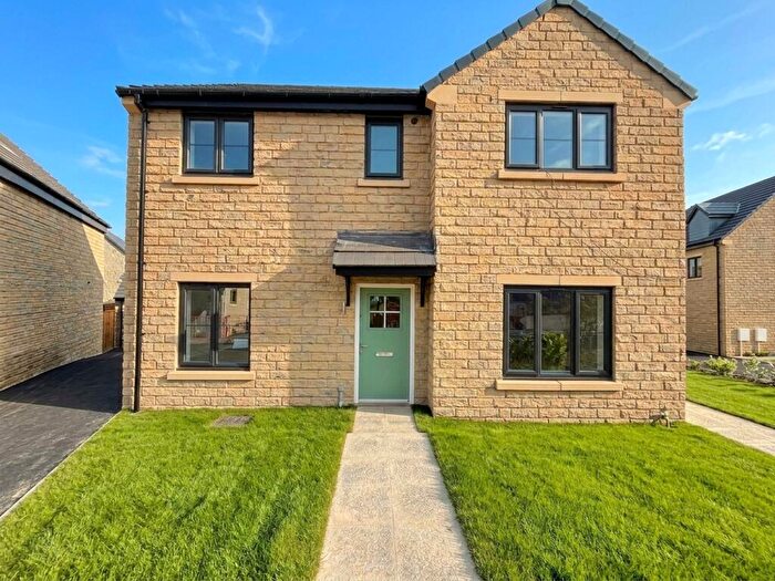 4 Bedroom Detached House For Sale In The Tattenhoe, Garrett Grove, Skelmanthorpe, HD8