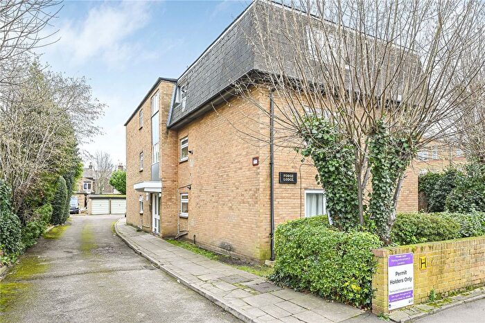 1 Bedroom Flat For Sale In Gumley Gardens, Isleworth, TW7