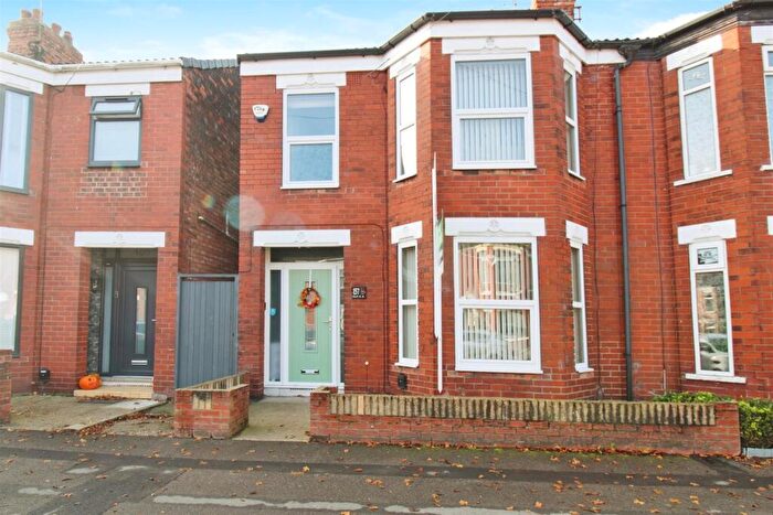 3 Bedroom Semi-Detached House For Sale In Summergangs Road, Hull, HU8