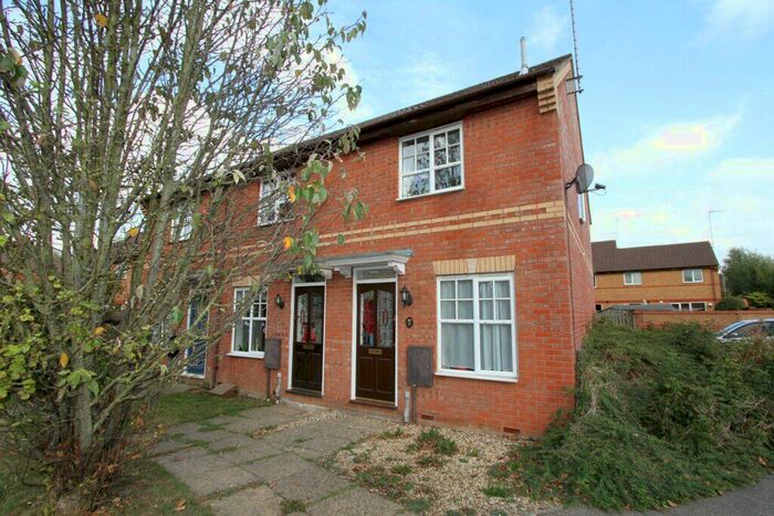 2 Bedroom End Of Terrace House To Rent In Brunswick Place, Banbury, Oxon, OX16