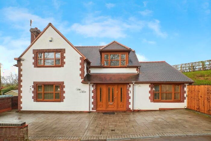 4 Bedroom Detached House For Sale In Old Road, Meriden, Coventry, CV7