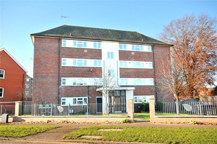 2 Bedroom Flat To Rent In Whinbush Road, Hitchin, Hertfordshire, SG5