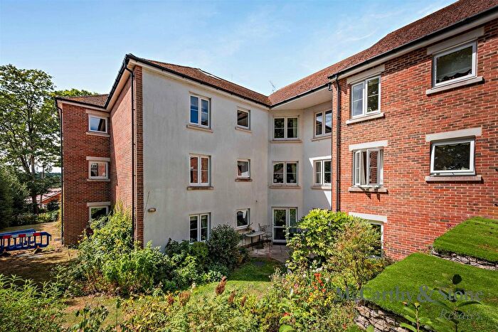 1 Bedroom Flat For Sale In Portman Court, Grange Road, Uckfield, TN22