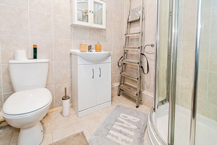 1 Bedroom Flat For Sale In Clifton Road, Southampton, Hampshire, SO15