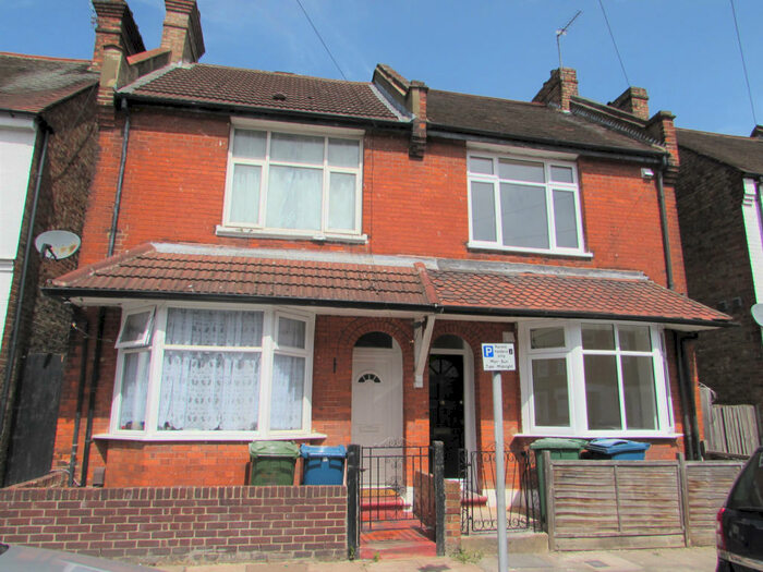 4 Bedroom Terraced House To Rent In Herga Road, Harrow Wealdstone, Middlesex, HA3