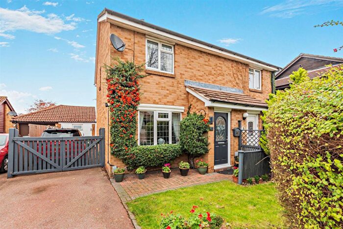 4 Bedroom Semi Detached House For Sale In Ellenswood Close, Downswood, ME15