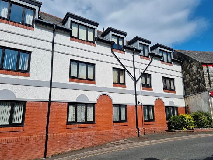 2 Bedroom Apartment For Sale In Westgate Mews, Launceston, PL15