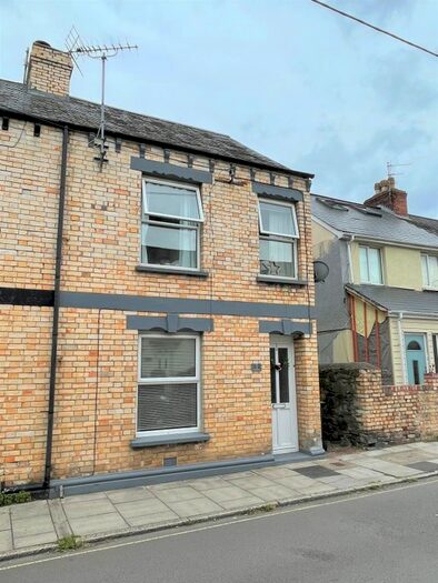3 Bedroom End Of Terrace House To Rent In Brookdale Terrace, Barnstaple, EX32