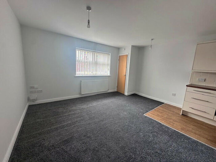 1 Bedroom Flat To Rent In Rose Mews, Sommerscale Street, Hull, Yorkshire, HU2