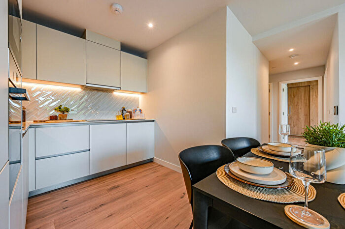 2 Bedroom Flat To Rent In Uncle Deptford, Deptford, London, SE8