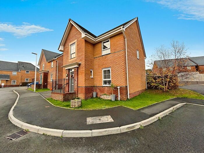 4 Bedroom Detached House For Sale In Hillcrest, Loughor, Swansea, SA4