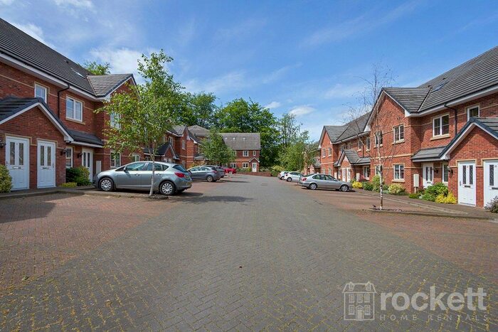 2 Bedroom Flat To Rent In Lymewood Close, Newcastle-Under-Lyme, ST5