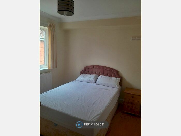 1 Bedroom Flat To Rent In Grange Avenue, Luton, LU4