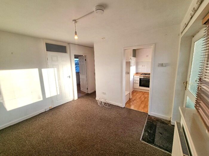 1 Bedroom Flat To Rent In Uppercliff Close, Penarth, CF64