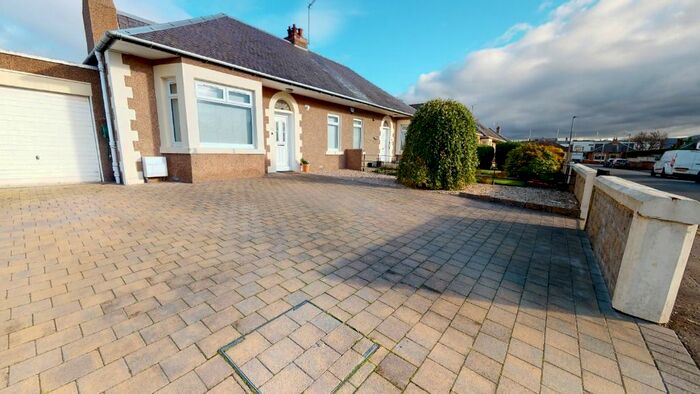 2 Bedroom Bungalow To Rent In West Craigs Avenue, Maybury, Edinburgh, EH12