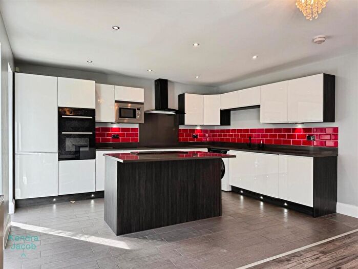 3 Bedroom Detached Bungalow For Sale In Riverside View, Warsop, Mansfield, NG20