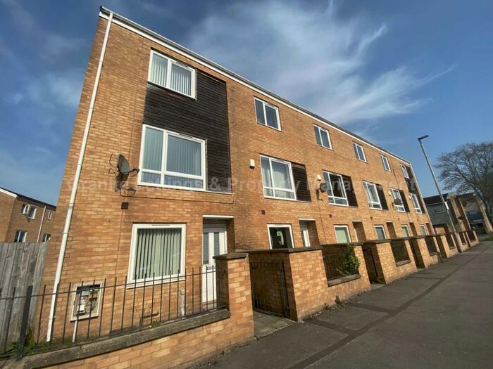 4 Bedroom Town House To Rent In Lauderdale Crescent, Plymouth Grove, Manchester, M13