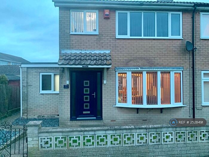 3 Bedroom Semi-Detached House To Rent In Manor Walk, Doncaster, DN11