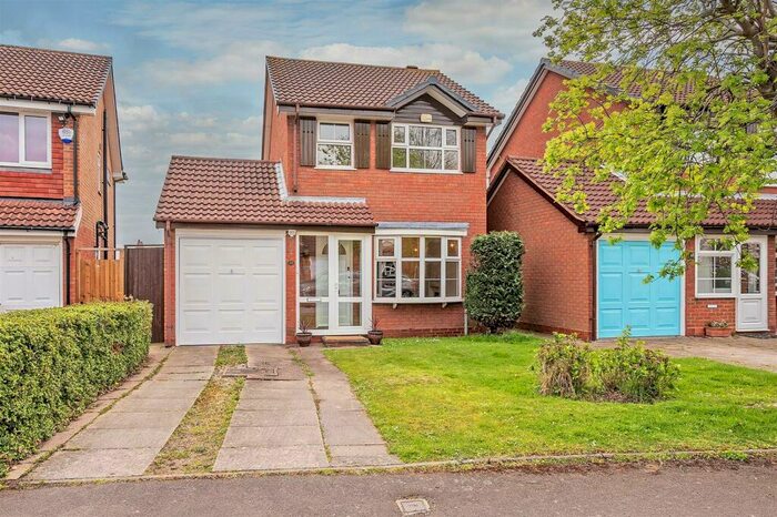 3 Bedroom Detached House To Rent In Blaythorn Avenue, Solihull, B92