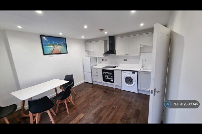 2 Bedroom Flat To Rent In Rosendale Road, Dulwich, SE21