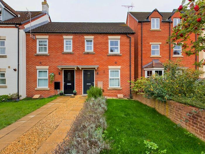 Houses for sale & to rent in GL2 2EW, Goose Bay Drive Kingsway