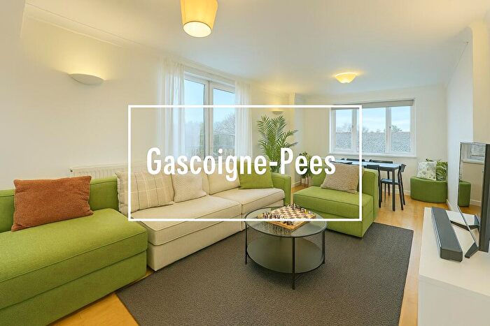 2 Bedroom Flat To Rent In St Annes Court - South Sutton, SM2