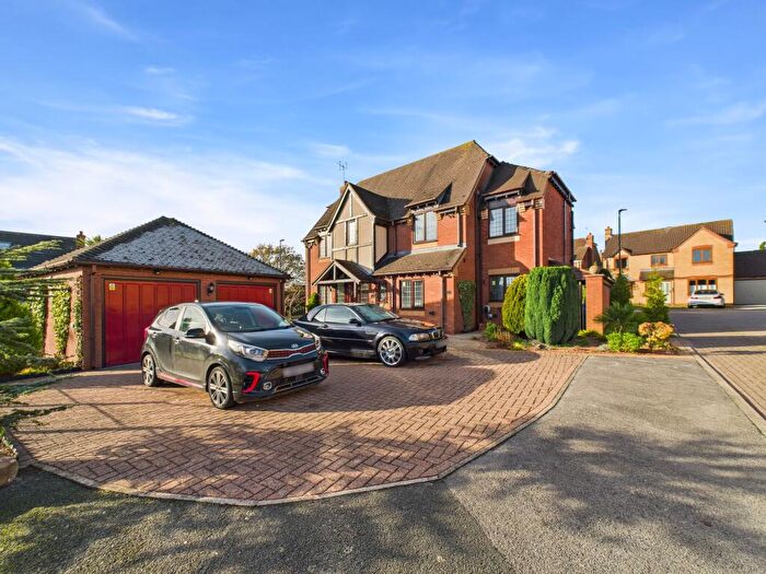 4 Bedroom Detached House For Sale In Fairisle Close, Oakwood, DE21