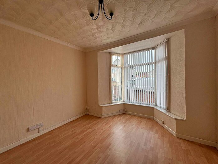 2 Bedroom Flat To Rent In St. Teilo Street, Pontarddulais, Swansea, SA4