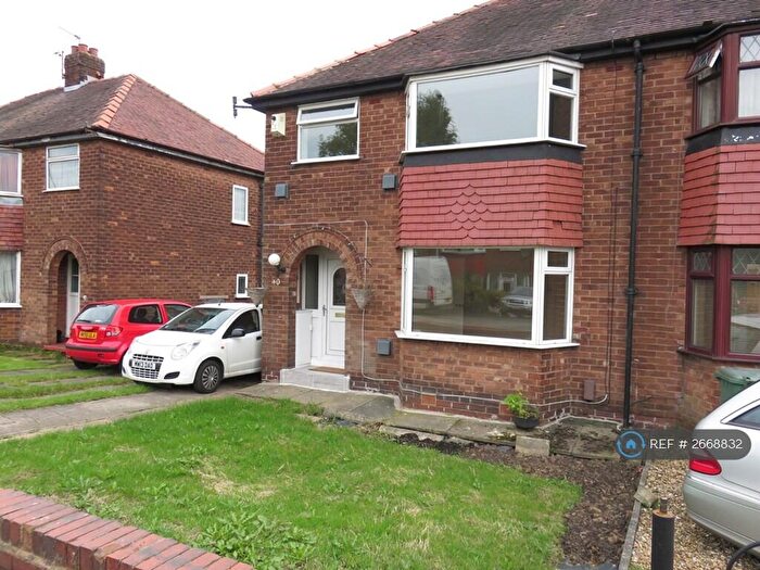3 Bedroom Semi-Detached House To Rent In Oak Lane, Whitefield, Manchester, M45