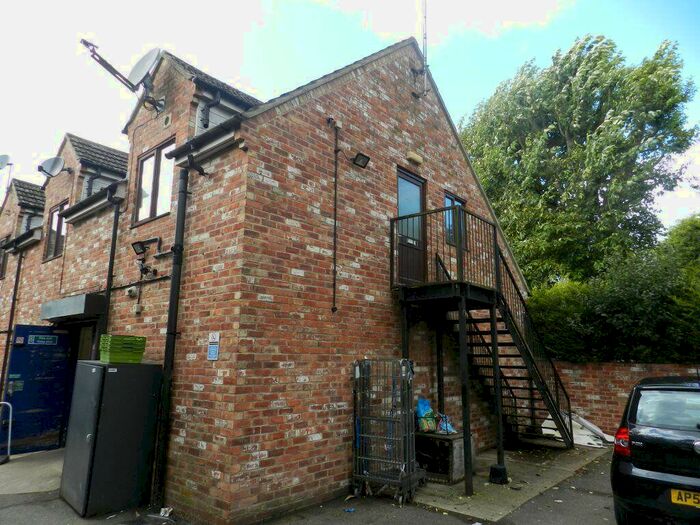 2 Bedroom Flat To Rent In Byfield, NN11