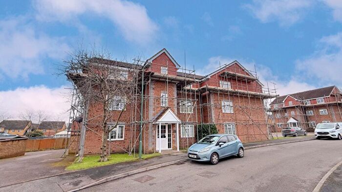 2 Bedroom Flat For Sale In Groveside Close, Carshalton, Surrey., SM5