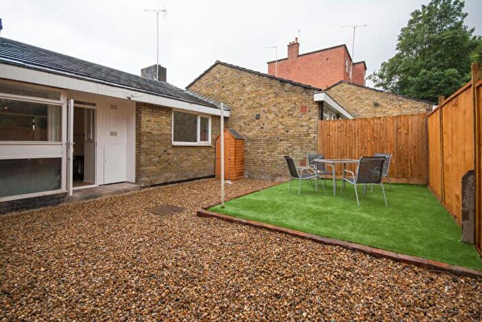 1 Bedroom Semi-Detached House To Rent In Gowrie Road, Battersea, SW11