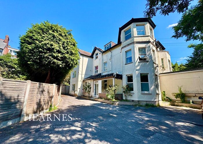 2 Bedroom Apartment For Sale In Gardens View, Bournemouth, BH1