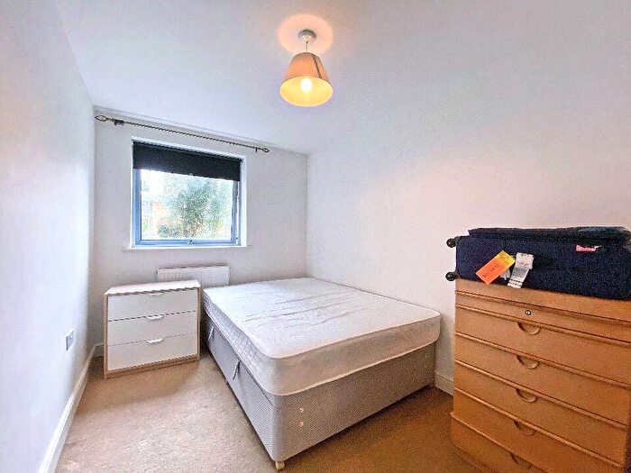 2 Bedroom Flat To Rent In Coombe Way, Farnborough, Hampshire, GU14