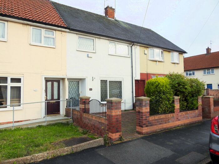 3 Bedroom Terraced House To Rent In Chelmsford Close, Greatfield, HU9
