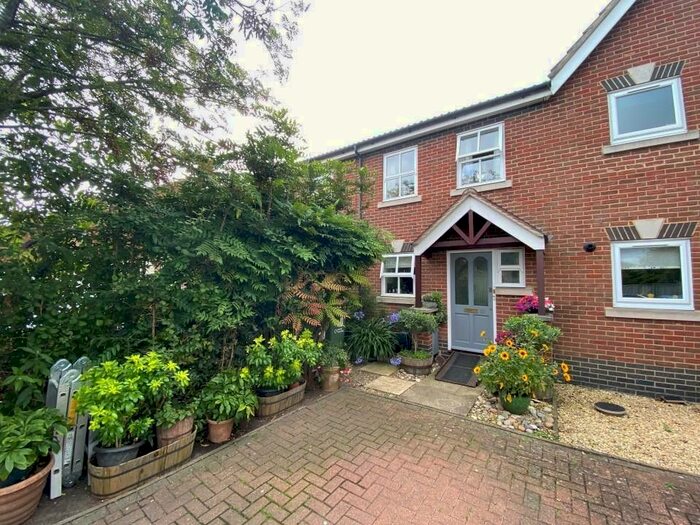 2 Bedroom Terraced House To Rent In Swarbourne Close, Didcot, Oxfordshire, OX11