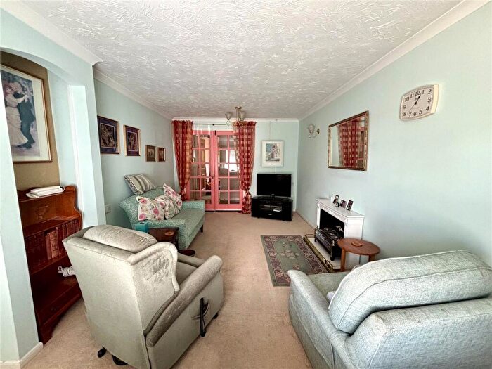 2 Bedroom Apartment For Sale In Wren Drive, Bristol, Frenchay, BS16