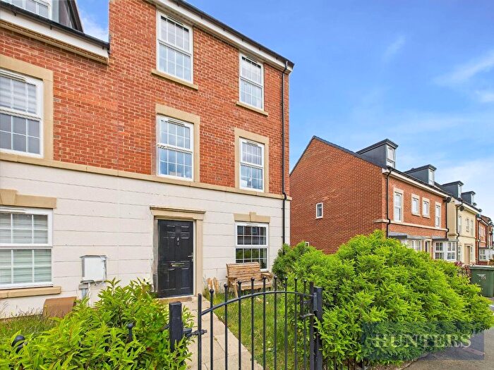 4 Bedroom End Of Terrace House For Sale In Ashlar Drive, Eastfield, Scarborough, YO11