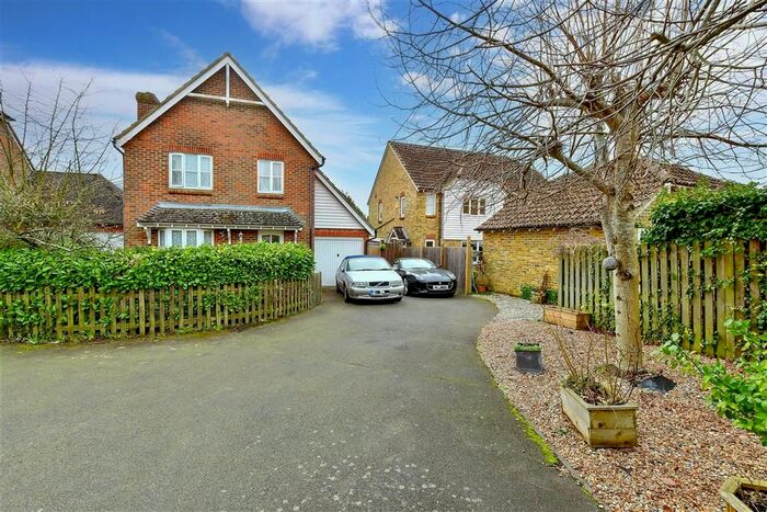 3 Bedroom Detached House For Sale In William Judge Close, Tenterden, Kent, TN30