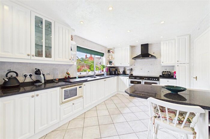 4 Bedroom Detached House For Sale In St. Johns Road, Mortimer Common, Reading, Berkshire, RG7