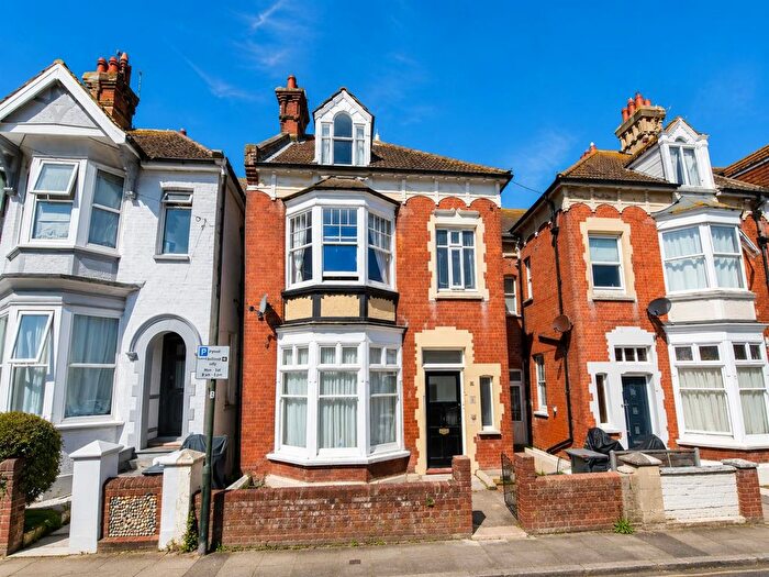 1 Bedroom Flat For Sale In Linden Road, Bexhill-On-Sea, TN40