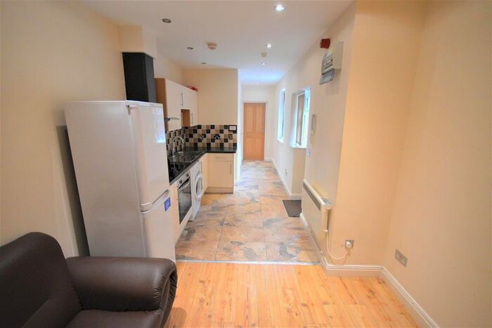 Studio To Rent In Narborough Road, Leicester, LE3