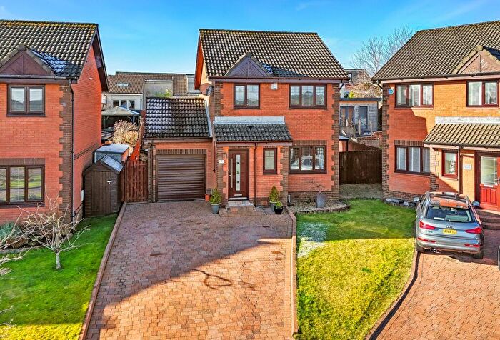 3 Bedroom Detached House For Sale In Cumnock Drive, Cairnhill, Airdrie, ML6