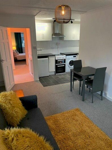 1 Bedroom Flat To Rent In Bridge Street, Penarth, CF64
