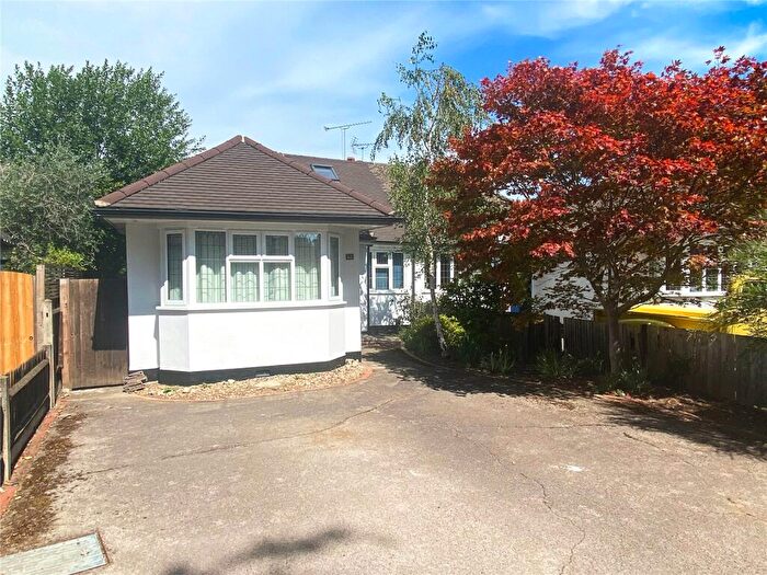 4 Bedroom Bungalow For Sale In West Grove, Walton-on-Thames, KT12