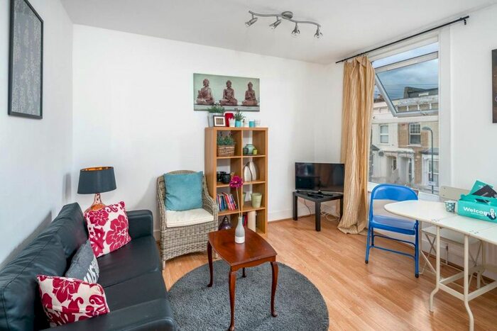 1 Bedroom Flat To Rent In Narford Road, London, E5